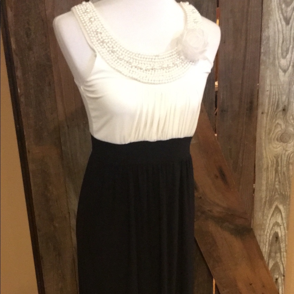 Maxi length dress
